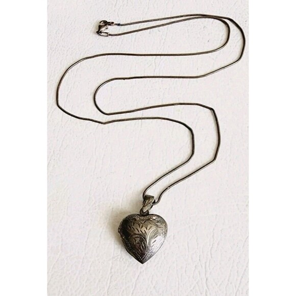 Unbranded Jewelry - Vintage Sterling Silver Engraved 1.25 Inch Heart Locket 8.25g